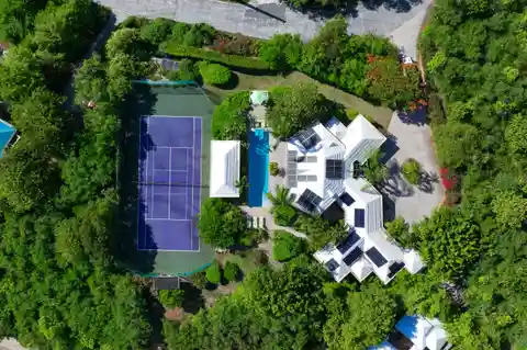 Tennis Villa - Classic Chocolate Hole Estate