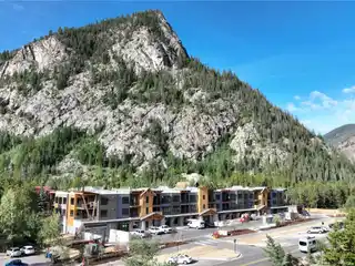 Stylish Living at the Base of Mount Royal