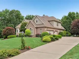 Meticulously Maintained Suncrest Home