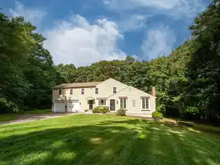 Private Retreat at the End of a Quiet Cul-De-Sac