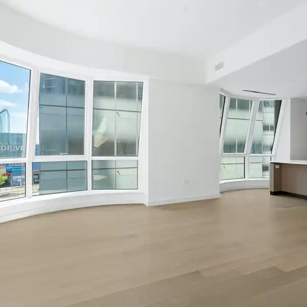 TRIPLE MINT HOME AT THE ICONIC LANTERN HOUSE