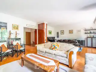 Bright Family Haven with Parkside Balcony