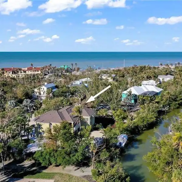 TROPICAL RETREAT ON SANIBEL ISLAND