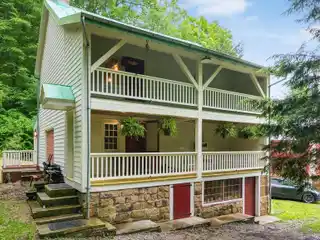 Special Retreat Merging History and Serenity