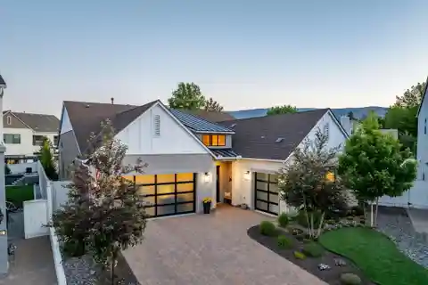 Single-Level Luxury Living in the Iconic Rancharrah Estate