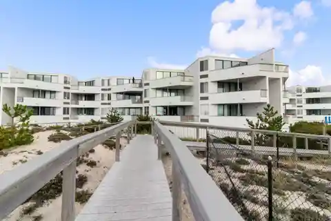 Stylish Rental in the Yardarm