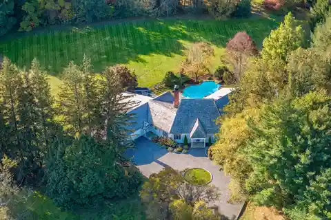 Reynwood Manor in Coveted Back Country Greenwich