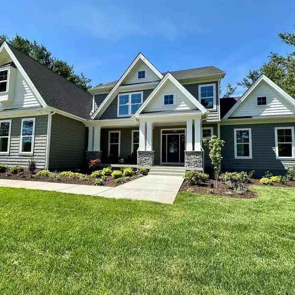 NEW CRAFTSMAN HOME WITH A FLEXIBLE PLAN