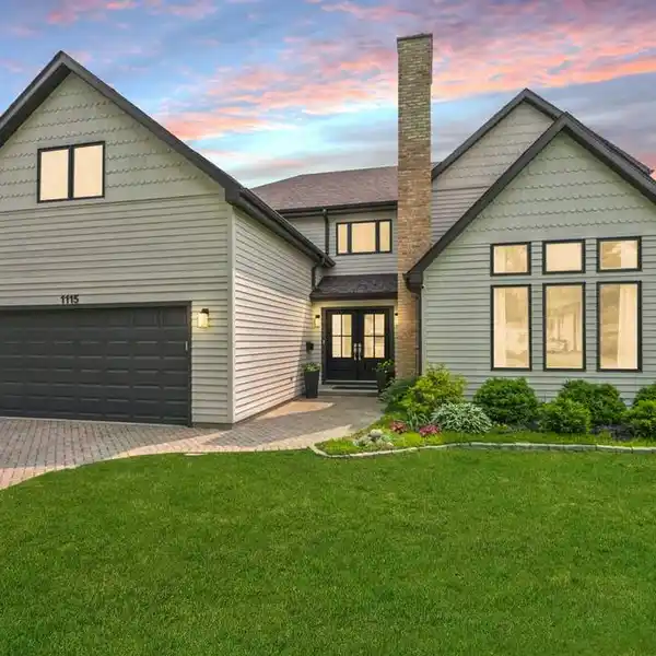 GORGEOUS HOME WITH GREAT FLOW