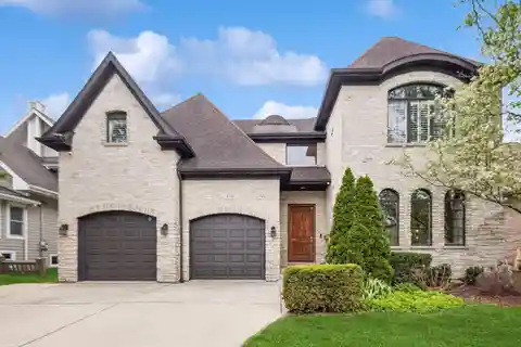 Exquisite Property in Coveted Location