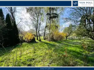 Living on One Level Spacious Bungalow in a Picturesque Field Edge Location