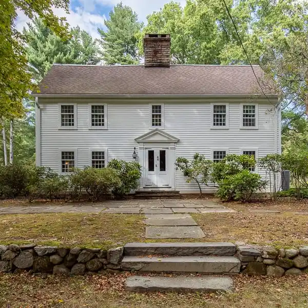 UNIQUE 1706 HOME COMBINING HISTORIC CHARACTER AND MODERN AMENITIES