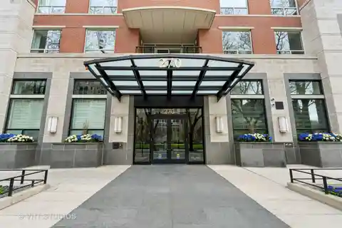 Elegant Unit in Boutique Building