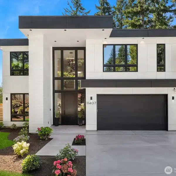 DESIGN-FORWARD LIKE-NEW CONSTRUCTION IN HIGHLANDS