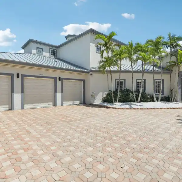 OCEAN ACCESS POINT LOT IN PRESTIGIOUS LOCATION