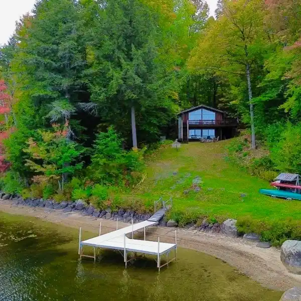 YEAR-ROUND CABIN ON LAKE PLEASANT