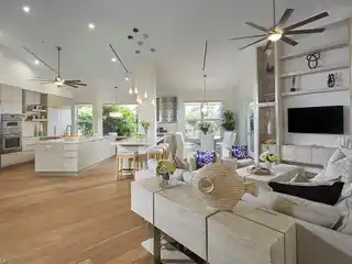 Spacious Condo in Gated Colonade