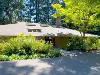 Special Bridle Trails Retreat