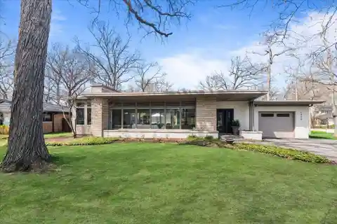 Gorgeous Sun-soaked Mid-century Modern Ranch Home