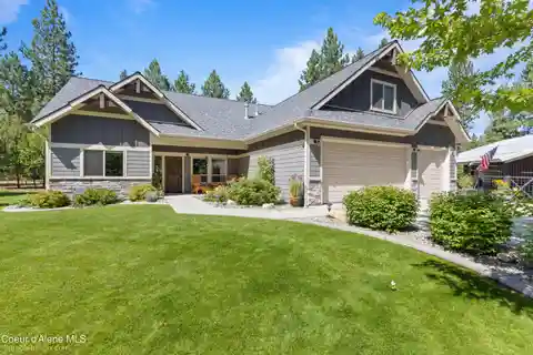 Beautifully Maintained Home on 4.5 Acres