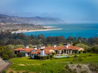 Peaceful Coastal Escape