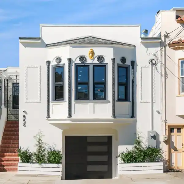 THE PINNACLE OF SAN FRANCISCO LIVING