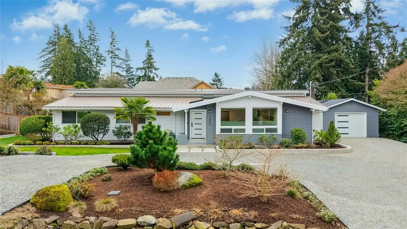 Exquisite Single-story Retreat