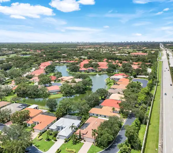 RENOVATED RESIDENCE IN AUGUSTA FALLS