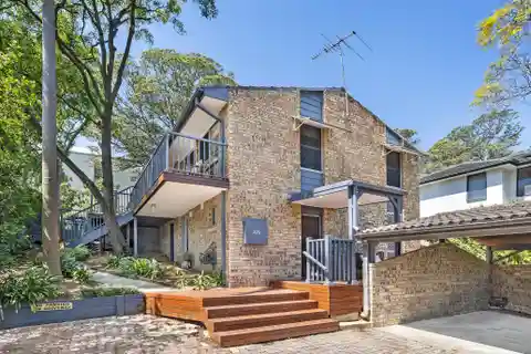 Light-Filled Home in Elevated Position