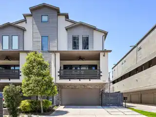 Gorgeous Three-story Townhome in Oak Lawn