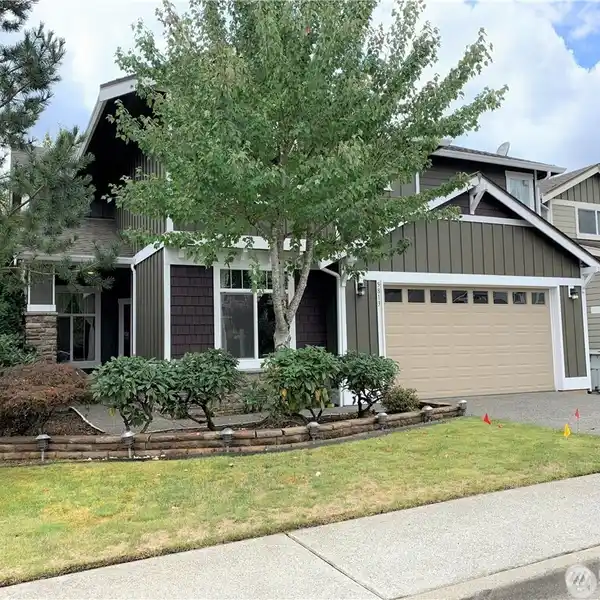 HIGH-QUALITY HOME IN MAPLEWOOD ESTATE COMMUNITY