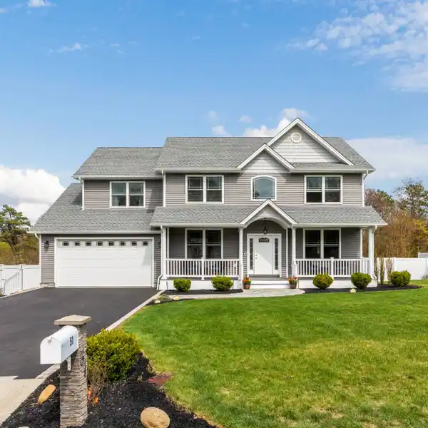 NEWER MODERN COLONIAL BACKING TO PROTECTED LAND