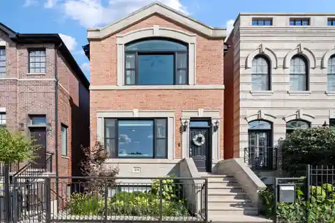 Elegance and Comfort in the Heart of Bucktown