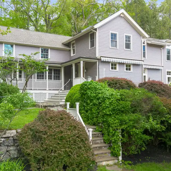 STYLE AND HISTORY IN NORTH SALEM