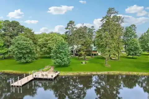 Stunning 47-acre Retreat