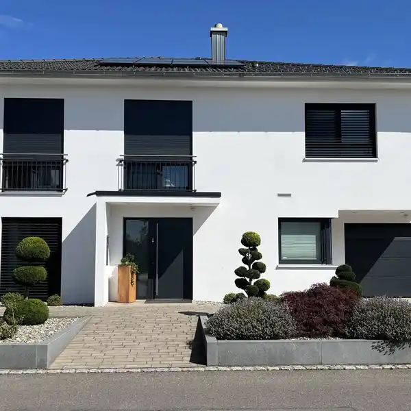 SPACIOUS HIGH-QUALITY HOME