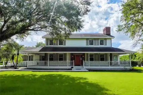 Lovely Country Estate with Charming Character