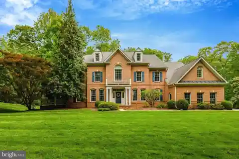Beautifully Maintained Grand Monet Model Home by Renaissance