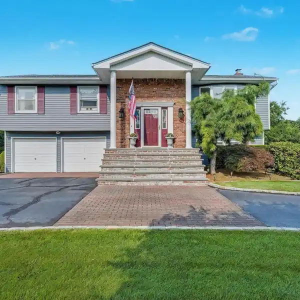 SPACIOUS HI RANCH IN SOUGHT AFTER AREA