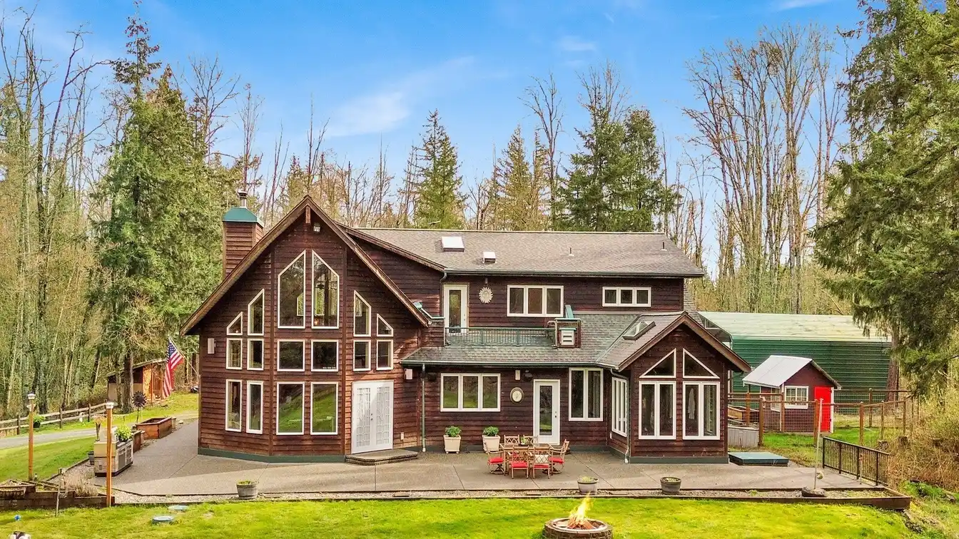 A True Oasis on Ten Acres