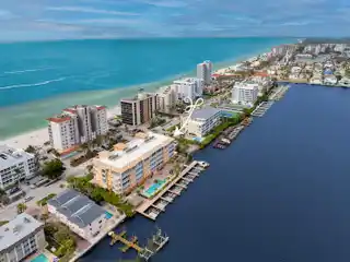 Stylish Residence Offering the Ultimate Naples Lifestyle