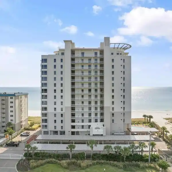 MAGNIFICENT TOP FLOOR PENTHOUSE AT LA PLAYA