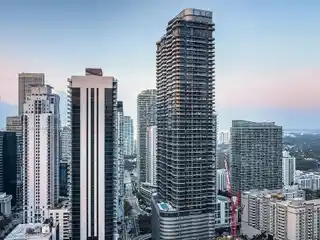 Outstanding Unit at Exclusive Brickell Flatiron