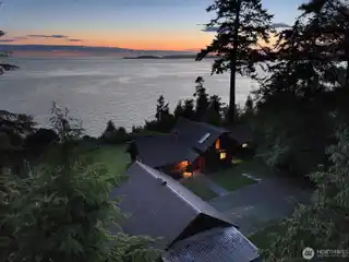 Old-World Charm Meets Natural Grandeur