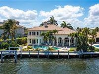 BEAUTIFULLY UPDATED DIRECT INTRACOASTAL ESTATE IN TROPICAL ISLE