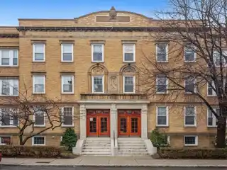 Timeless Manhattan-Style Condo in Coolidge Corner