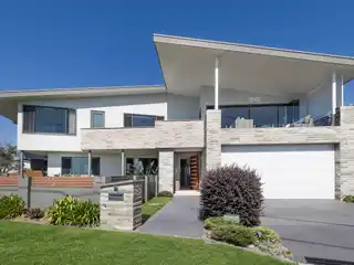 Refined Coastal Living with Stunning Ocean Vistas