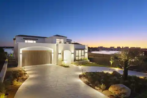 New Home in the Exclusive Gladesville Peninsula