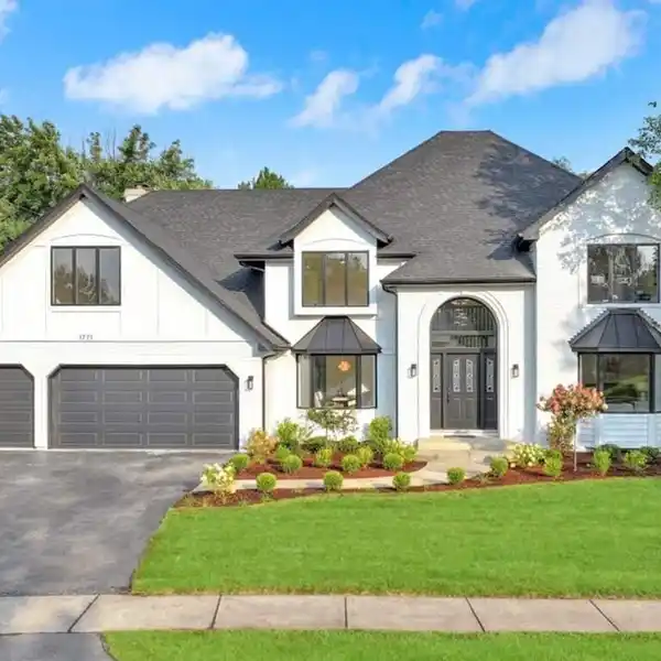 ELEGANT ESTATE NEAR DOWNTOWN WHEATON