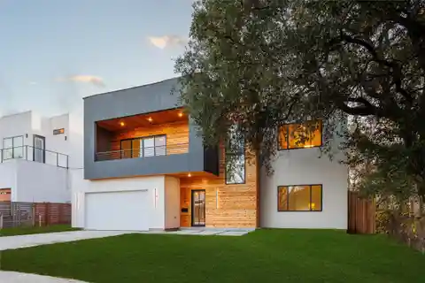 Stunning Modern New Construction in Bluffview
